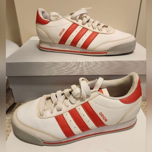 Adidas Orion White w/Reddish Orange Stripes Leather Womens Sneakers Sz.8 Ret$155 - Picture 1 of 13